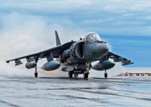 Avión Harrier I Navajas Spyderco I Esteller